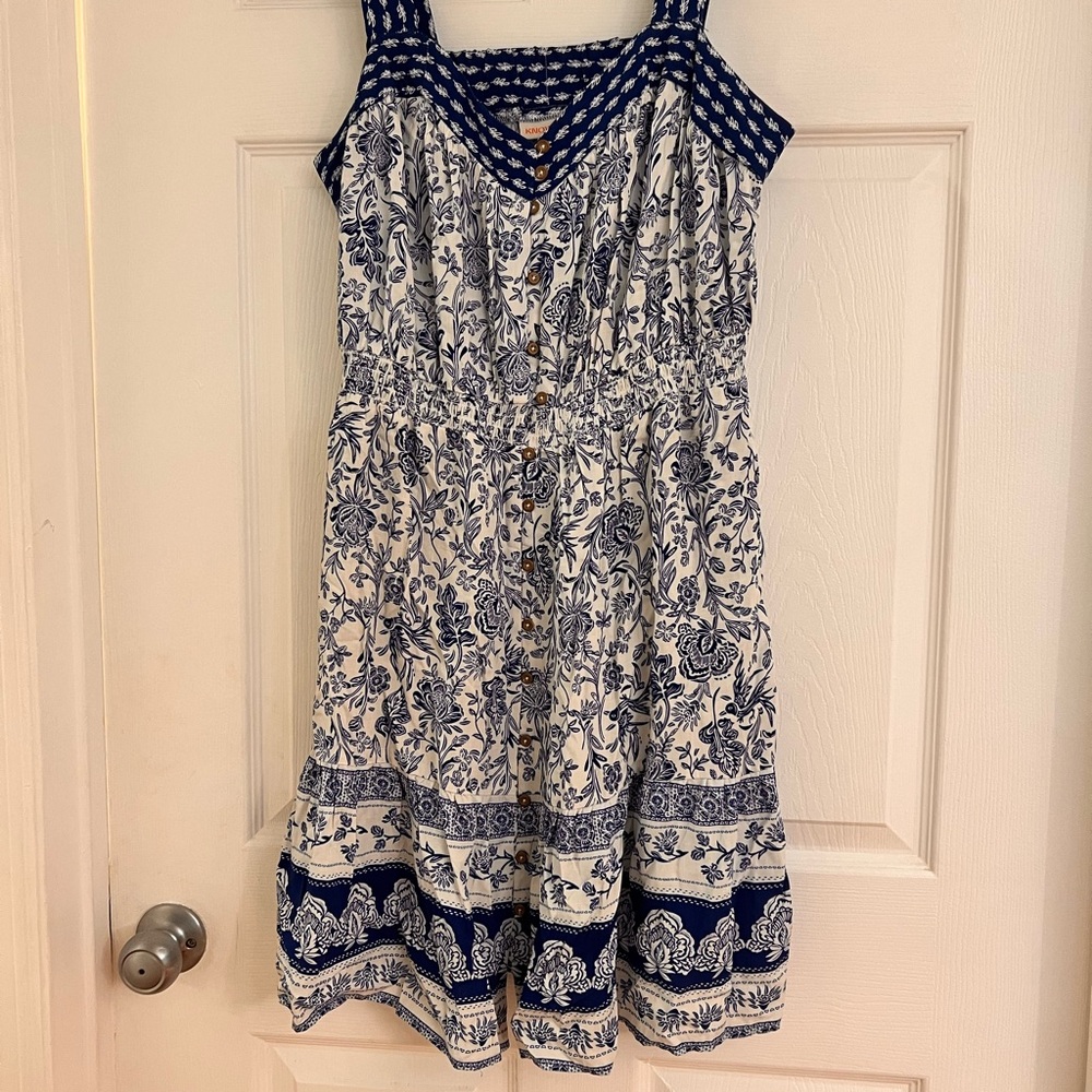 Soft and flowy Blue and white print dress